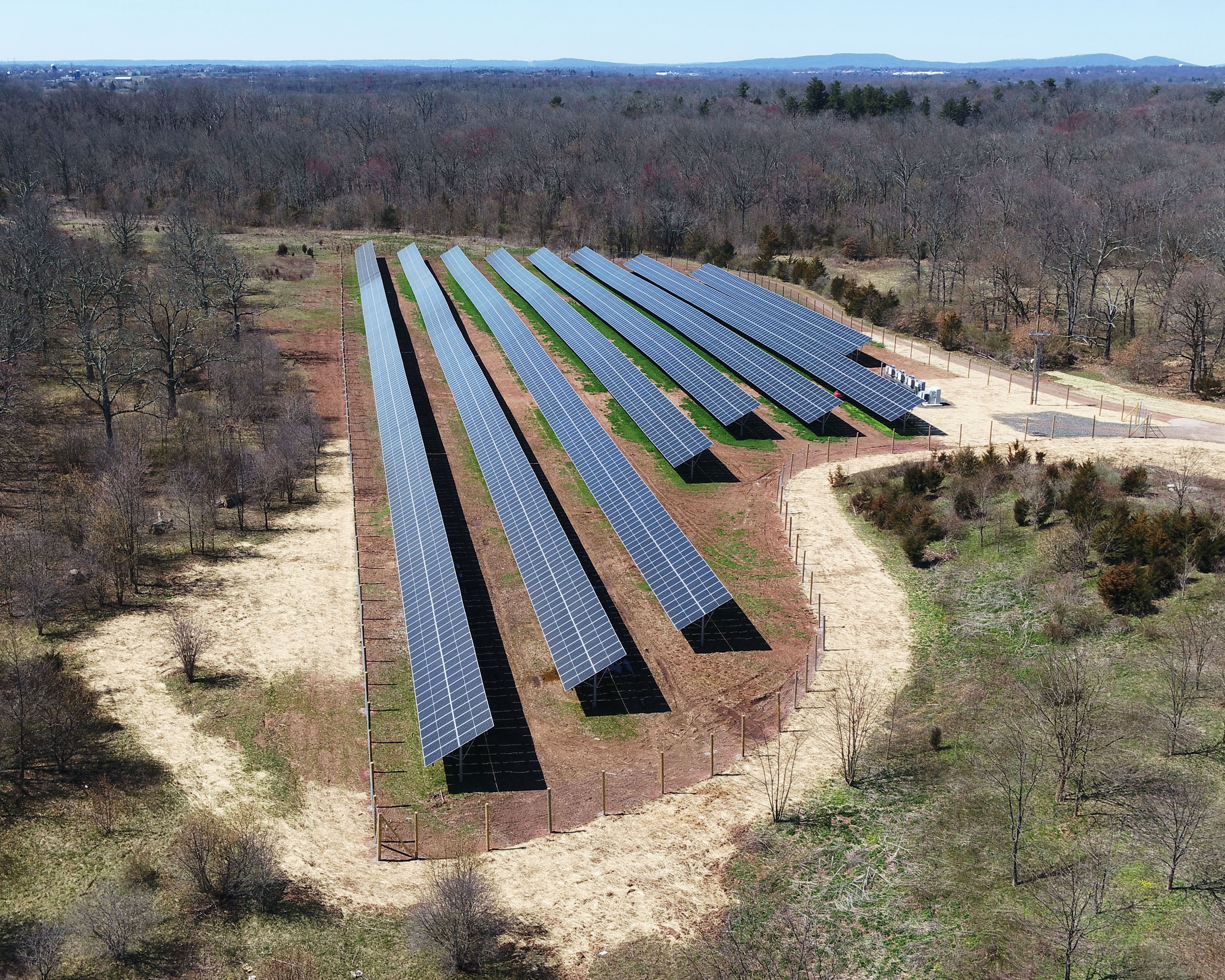 Advanced Sustainable Energy Solutions: Duke Farms' Solar Array with Battery Storage System 